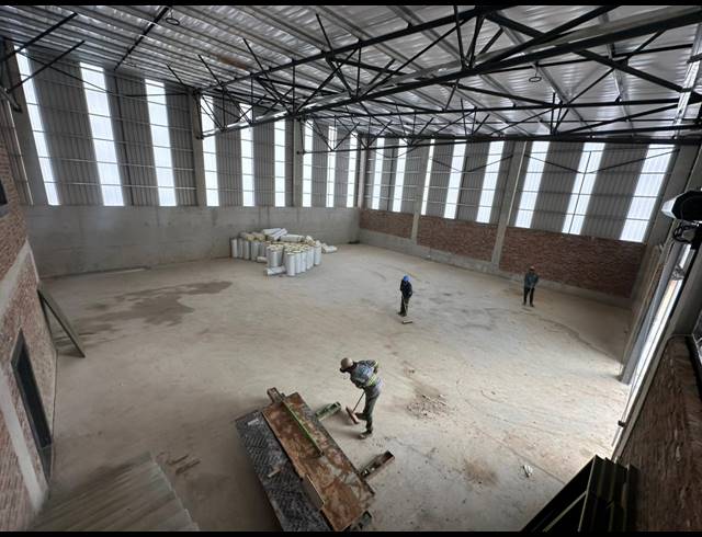 555M² WAREHOUSE TO LET IN LANSERIA